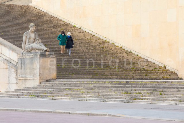 C19, Paris Surreal - all contents © veronique fel