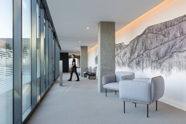 Lena_SLC_Residences_PublicCorridrPeep_245_50_WEB.jpg