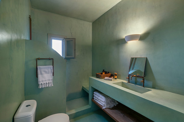 blue bathroom.jpg