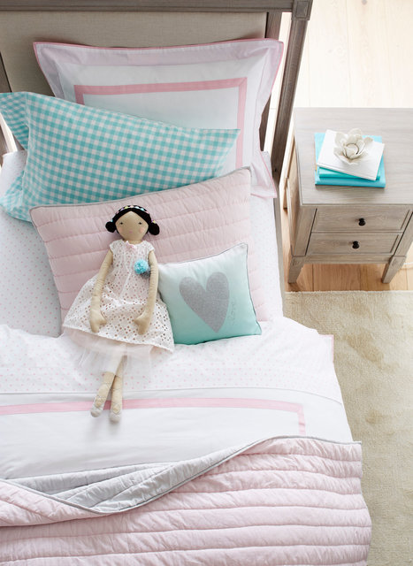 W17sp13Bed2-V1_JK-01x copy.jpg