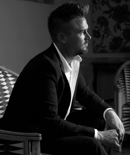 Johnny de Mol for LINDA