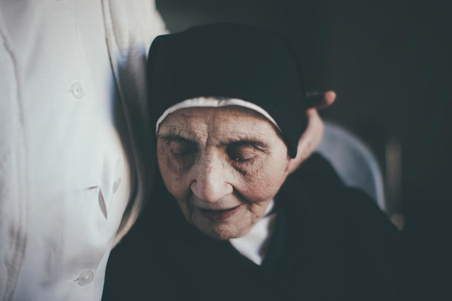 Os5l5TaiSAe8a6pqfLCG_nuns-3.jpg
