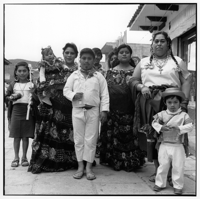 Mex., large fam. in cost231.jpg
