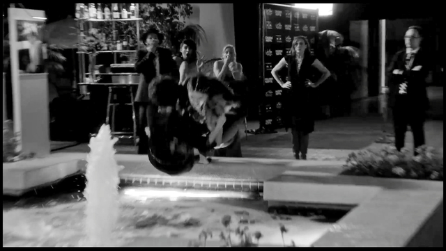 Resulting in a Cat fight in the fountain.