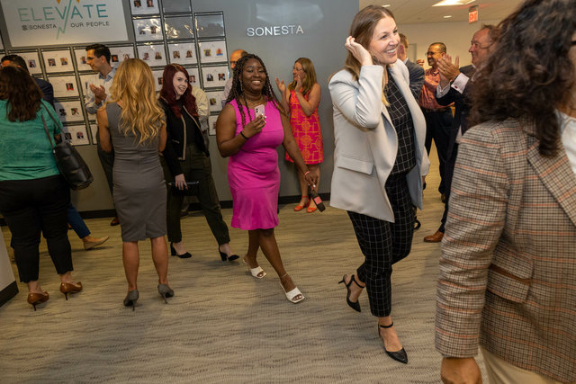 22Sonesta-ELEVATE Graduation_08.jpg