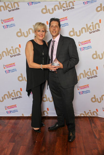 Dunkin17-FranchiseeAwards_420.jpg