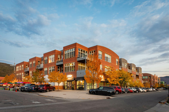 Triangle Park Lofts, Willits Town Center