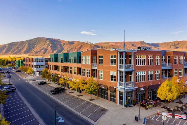 Triangle Park Lofts, Willits Town Center