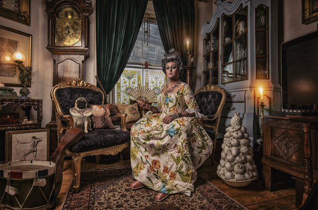  Lee Howell Photography - The Duchess Personal project, photographing drag artists in their own home environment.