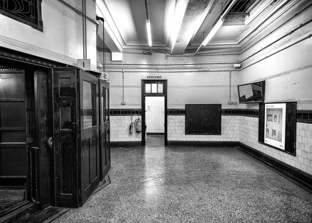 Aldwych Underground Station