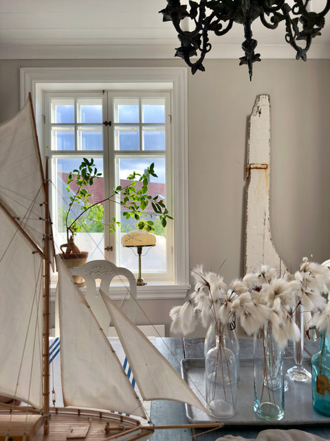 boat feathers copy.jpg