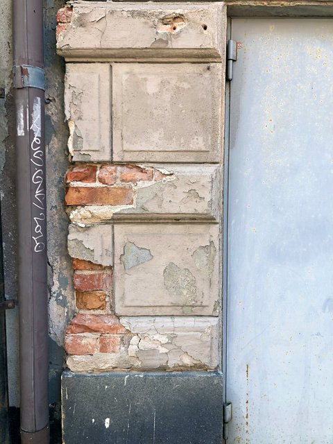 pipe broken brick.jpg