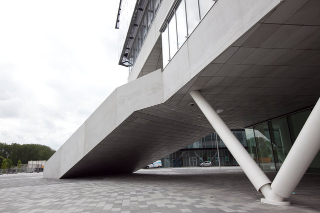 NL_Nieuwegein_Stadhuis_Exterior_2012_RS-21.jpg