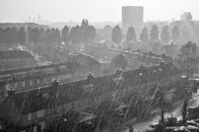 Wolkbreuk boven Diemen, Amsterdam