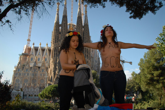 Femen Spain: The Naked War at the Sagrada Familia