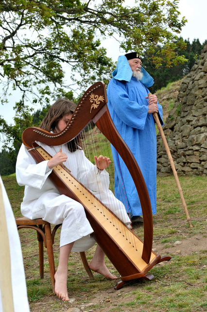 Rituel druidique sur l'île de Gavrinis, solstice d'été, Golfe du Morbihan