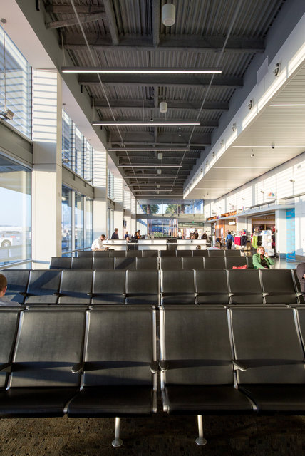 Lena_LBairportSct-127.jpg
