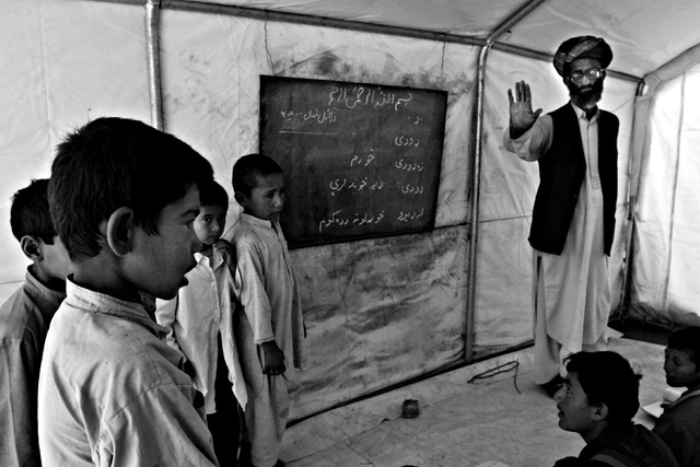 Afghanistan - une école dans une tente