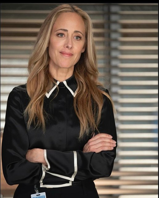 Kim Raver