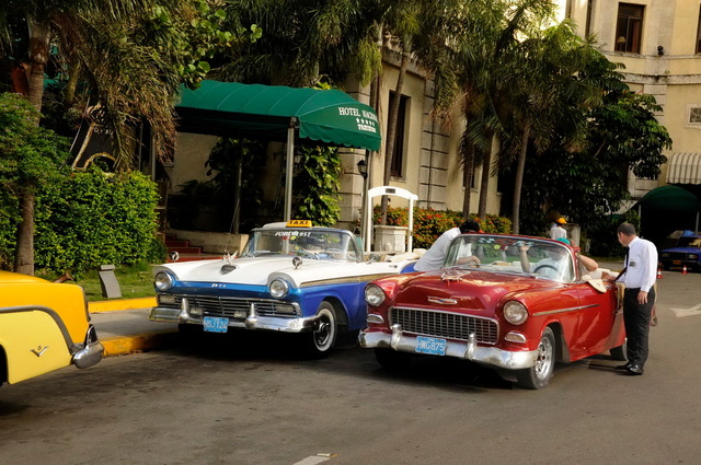 Ford & Chevy Convertables, Havana