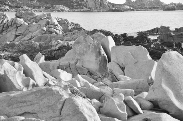 Rochers, derrière la Tour de Campomoro