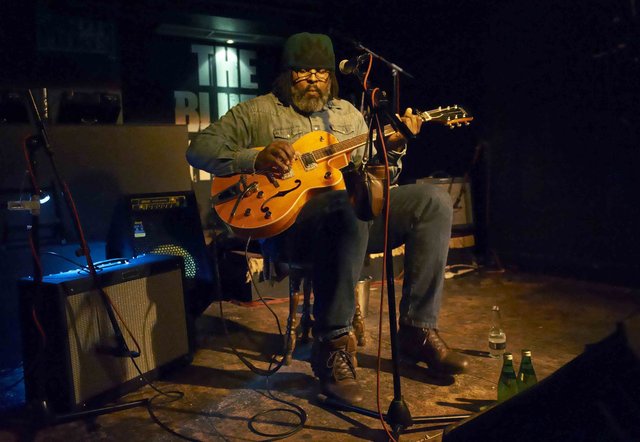 Alvin Youngblood Hart