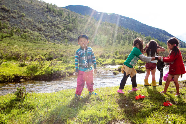 Tstaatan Children