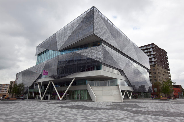 NL_Nieuwegein_Stadhuis_Exterior_2012_RS-5.jpg