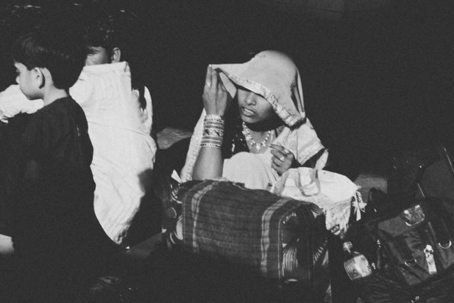 Waiting under the vielx.jpg