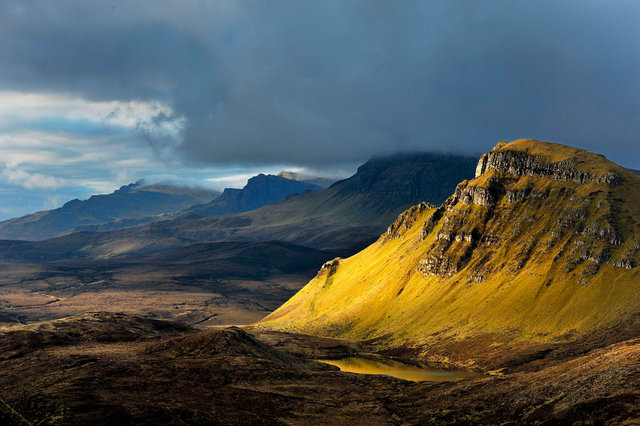 Premières lueurs du jour sur Quiraing, Skye