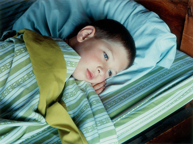 iPad-d-mark-hall-photographer-canada-kids-boyinbed.jpg