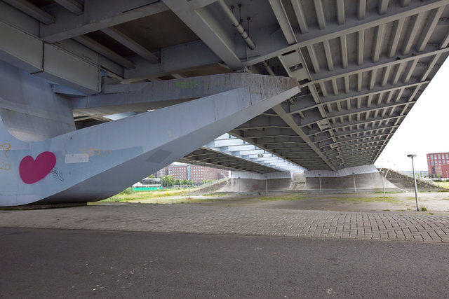 NL_Papendorp_Under_Bridge_2012_RS-14.jpg