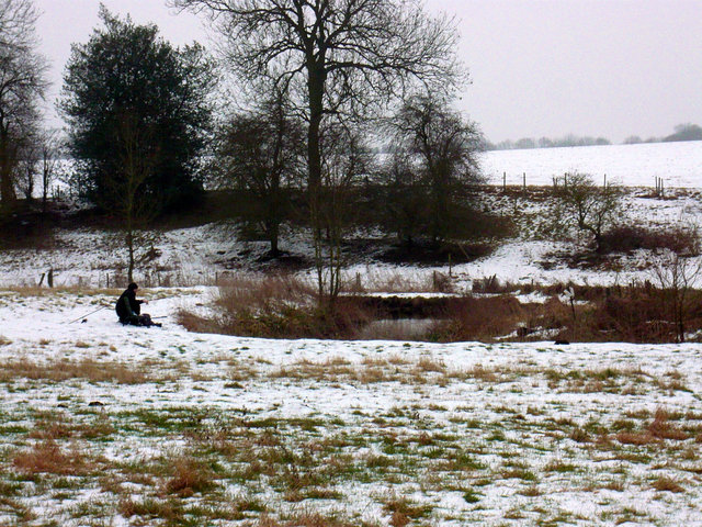 Fishing River Lea (2) VB.JPG