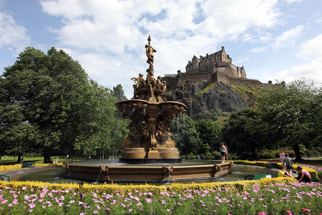 080710_RossFountain_02.JPG