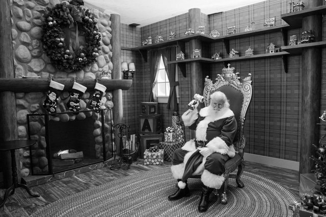 A BAD MOMS CHRISTMAS (feature)