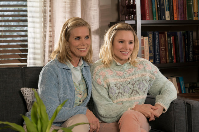 A BAD MOMS CHRISTMAS (feature)