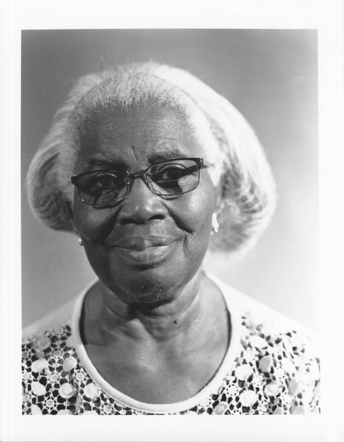 joya_chapman_01.jpg