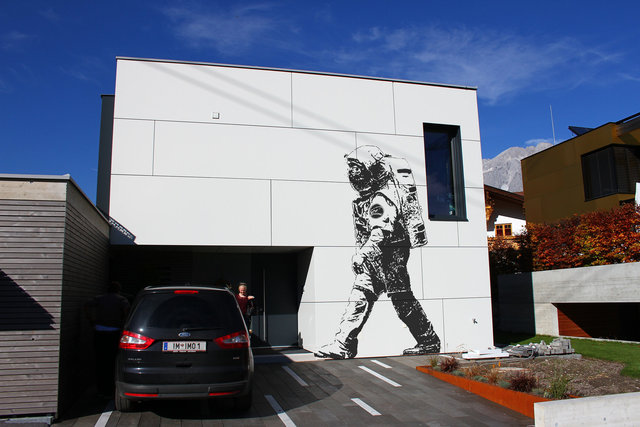 Besucher 2.2014.Klebefolie.600x200cm.jpg