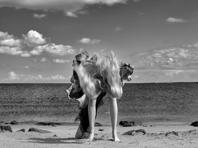 girl with two heads 2015