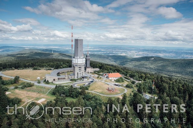 "Abheben direkt vom Gipfel" in 880m über NN