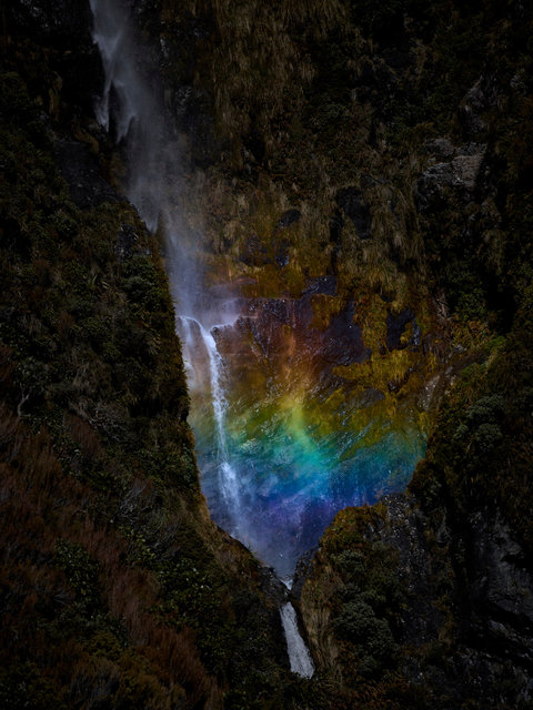 Light Sculpture “Twin Creek Falls” 2020