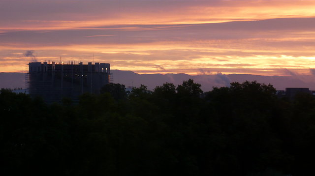 European Parliament at Dawn VB.JPG