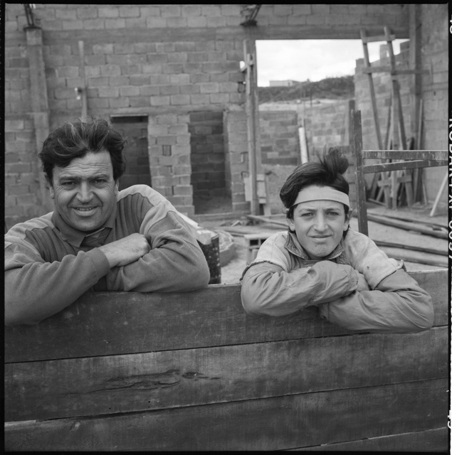 Arg., father &son builders, not cleaned,r.17735, fr7.jpg