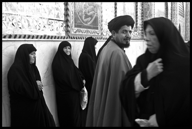 "Tchadors in Iraq" -2003 - dans la grande mosquée