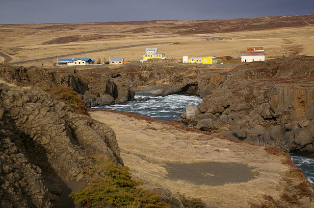 Fossholl near Godafoss VB.JPG