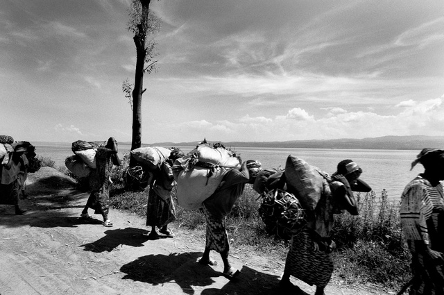 Women carrying goods in Bukavu