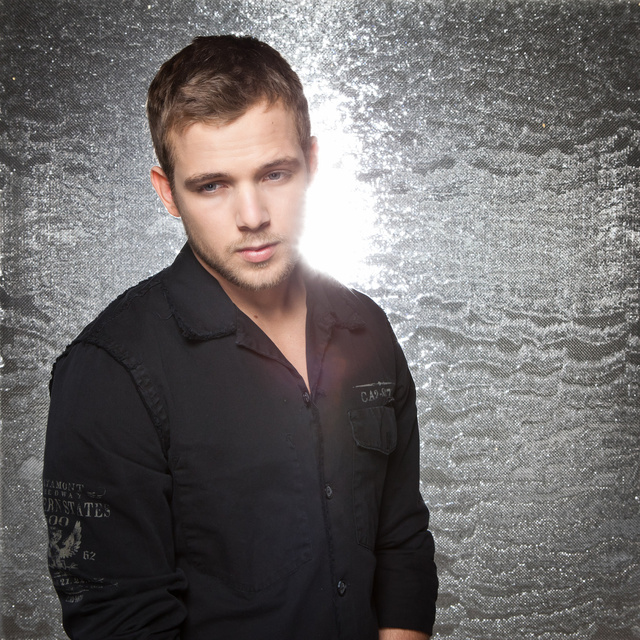 max thieriot, actor