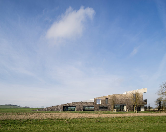 Flint House Waddesdon. Skene Catling de la Peña Architects