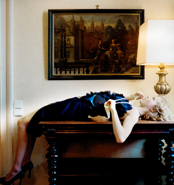 Jenny-liegend.jpg