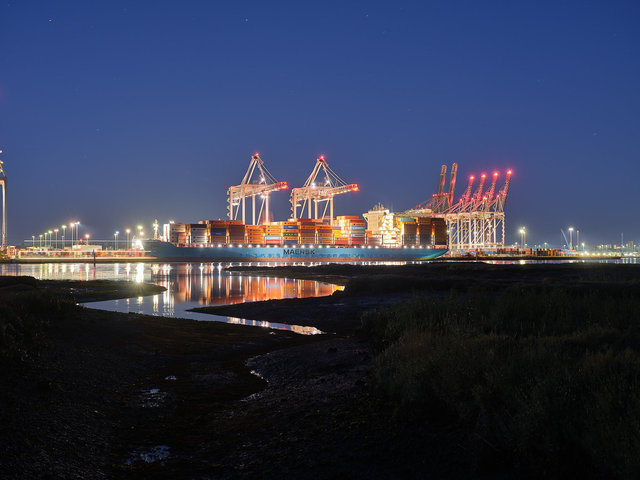 Port of Southhampton at 23:49 7th Aug26, Maersk Fredericia